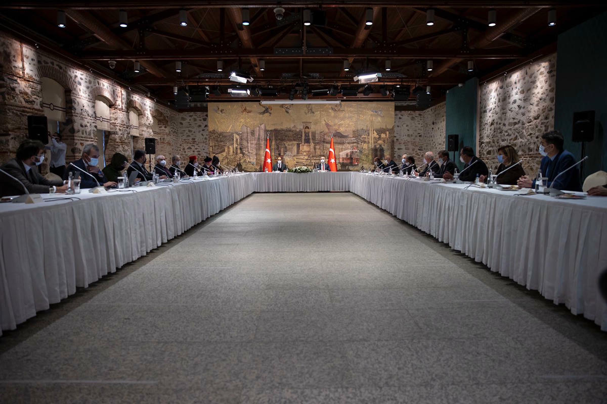 Gül ve Kalın'a sorunlar hatırlatıldı: Ruhban Okulu, vakıf seçimleri, göç